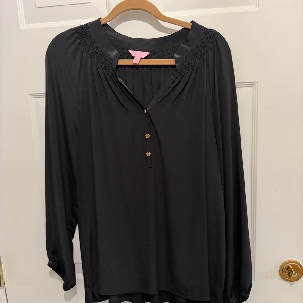 Lilly Pulitzer XL Elsa silk top in black.